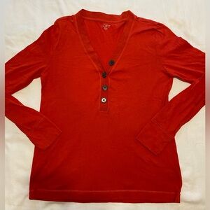 Red Loft Outlet long sleeve tee with buttons size M